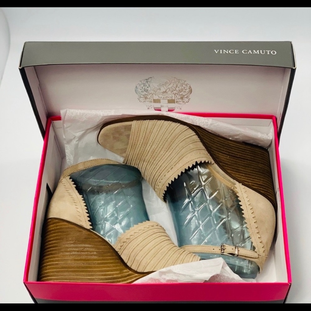 Vince Camuto Dovina Sandals - Picture 4 of 4